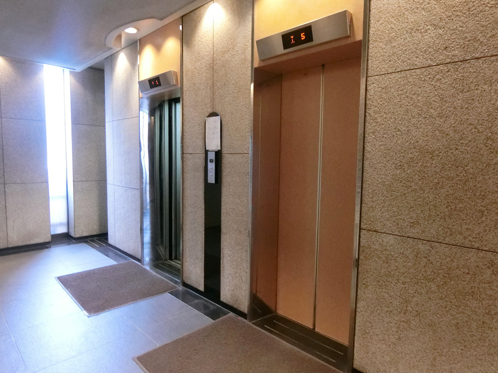 エレベーター