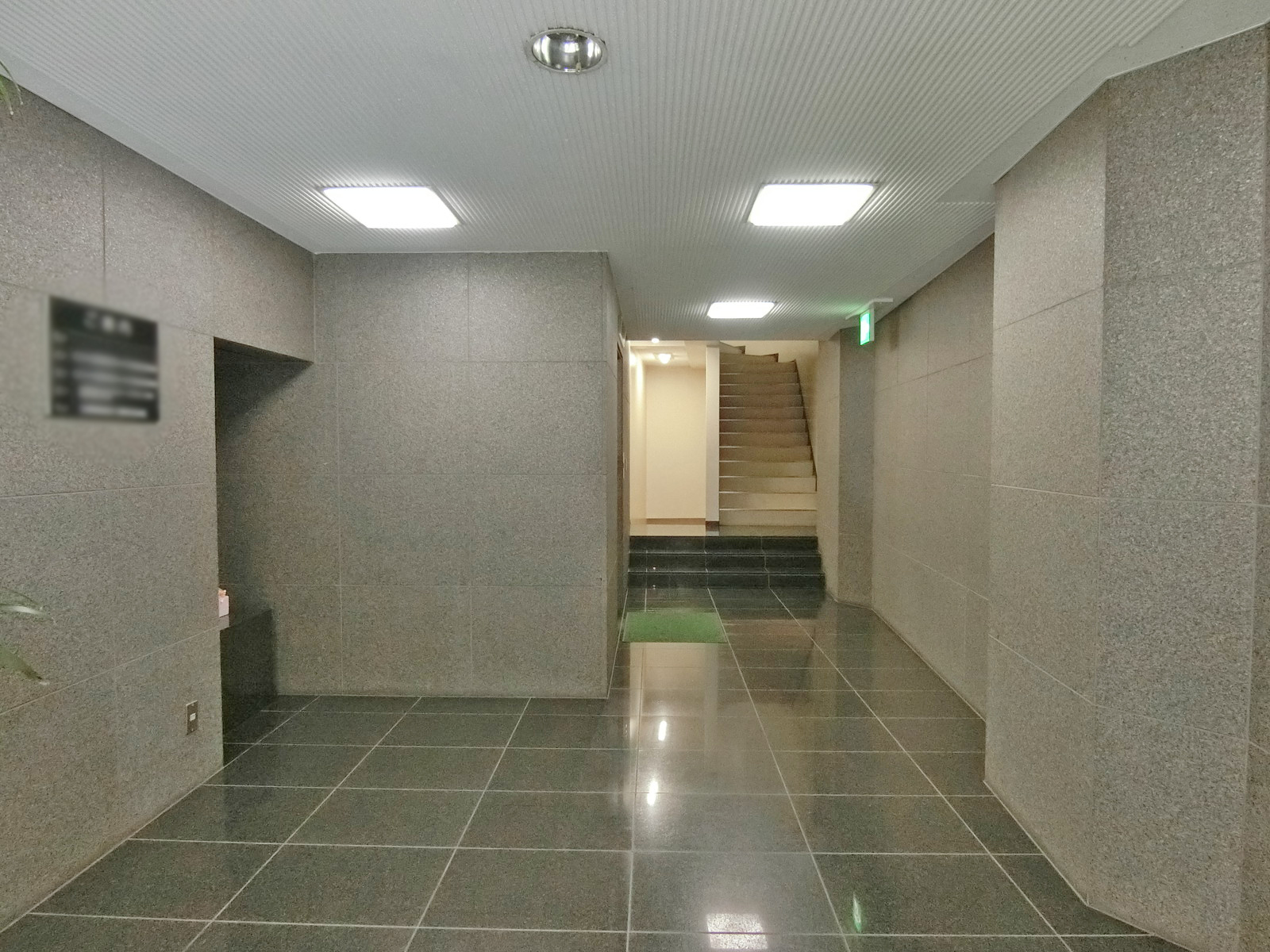 エントランスホール