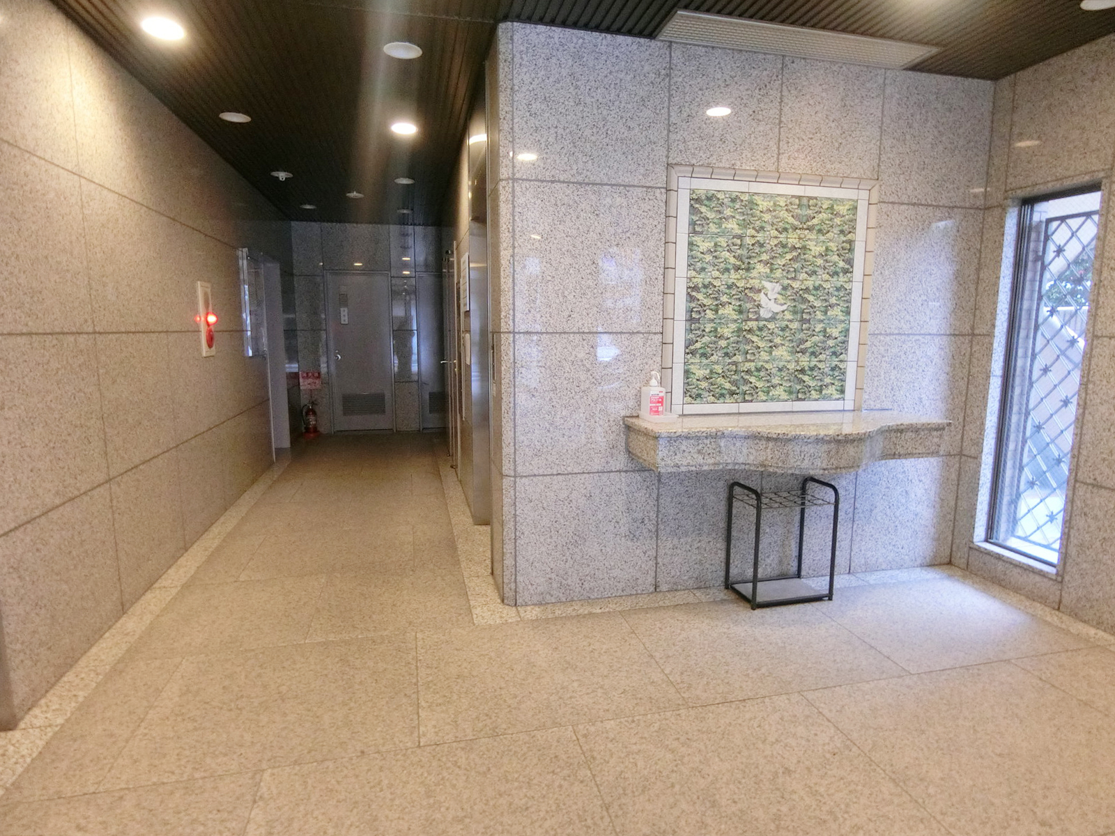 エントランスホール