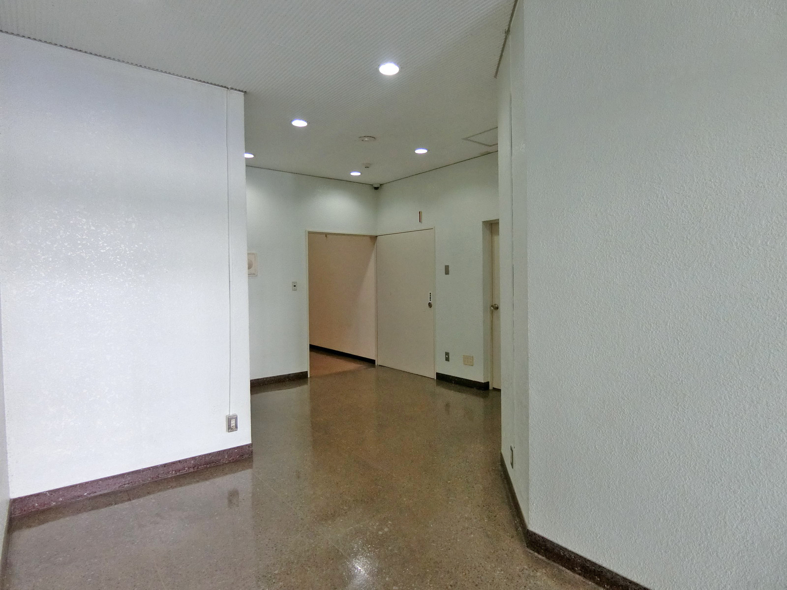エントランスホール
