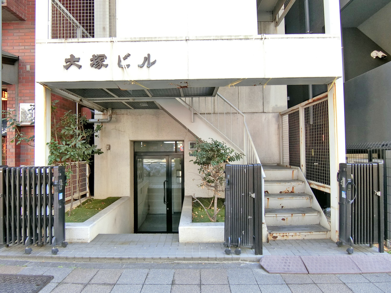 オフィス出入口