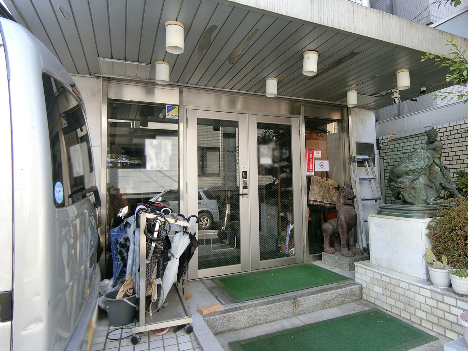 物件出入り口
