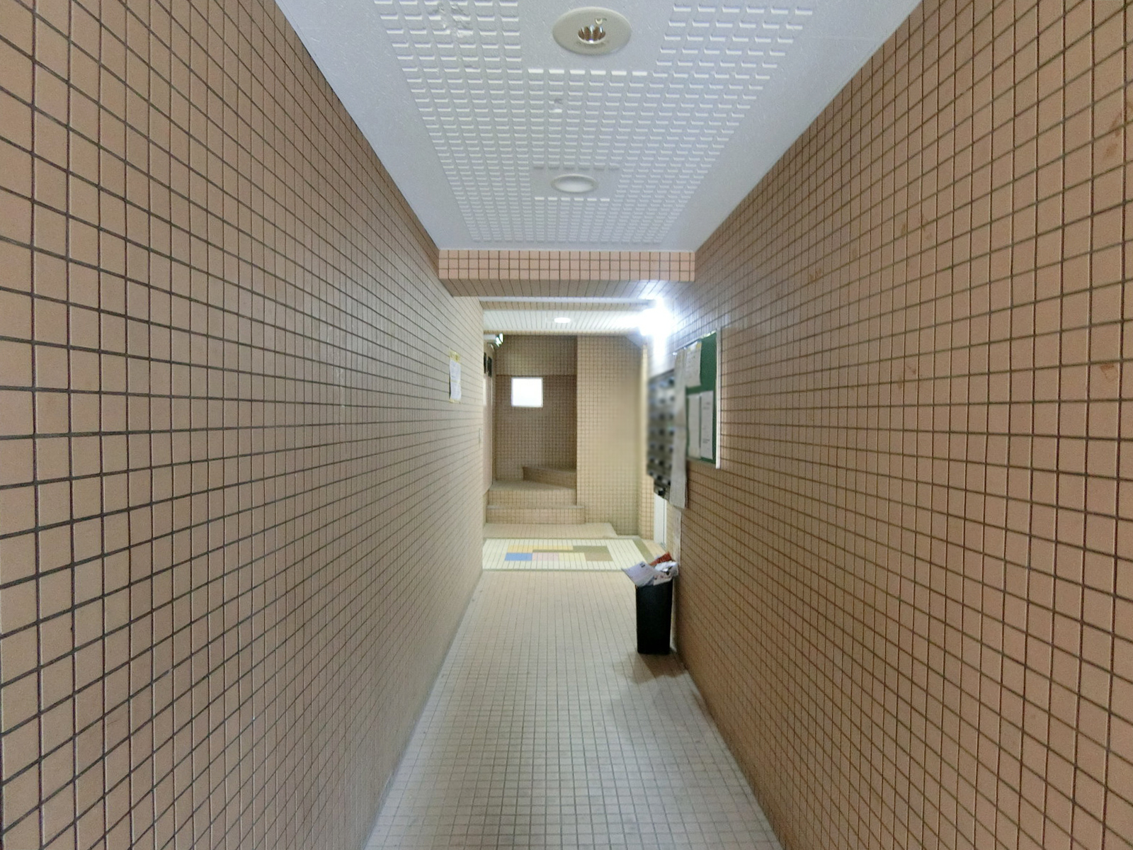 エントランスホール
