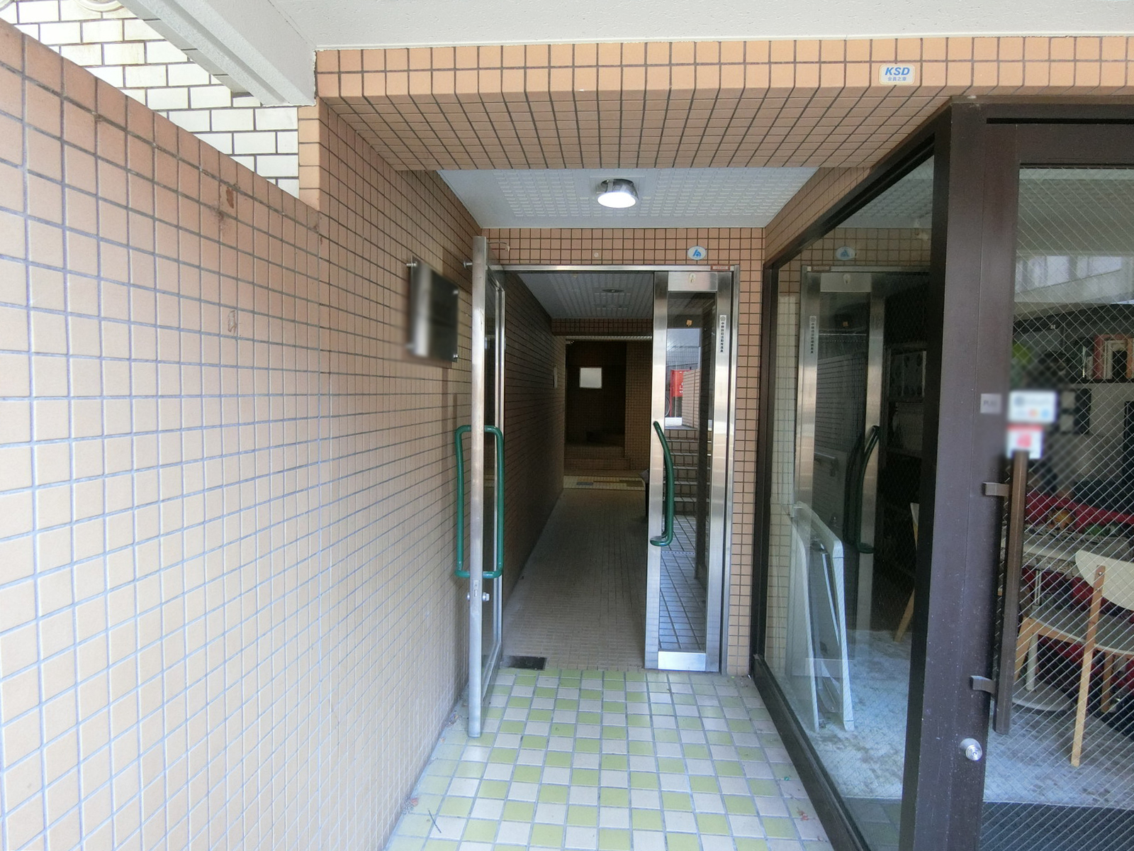 物件出入り口