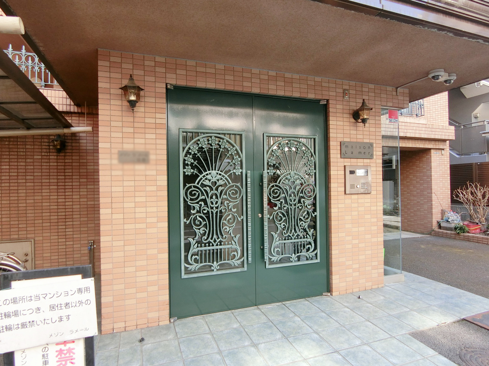 物件出入り口