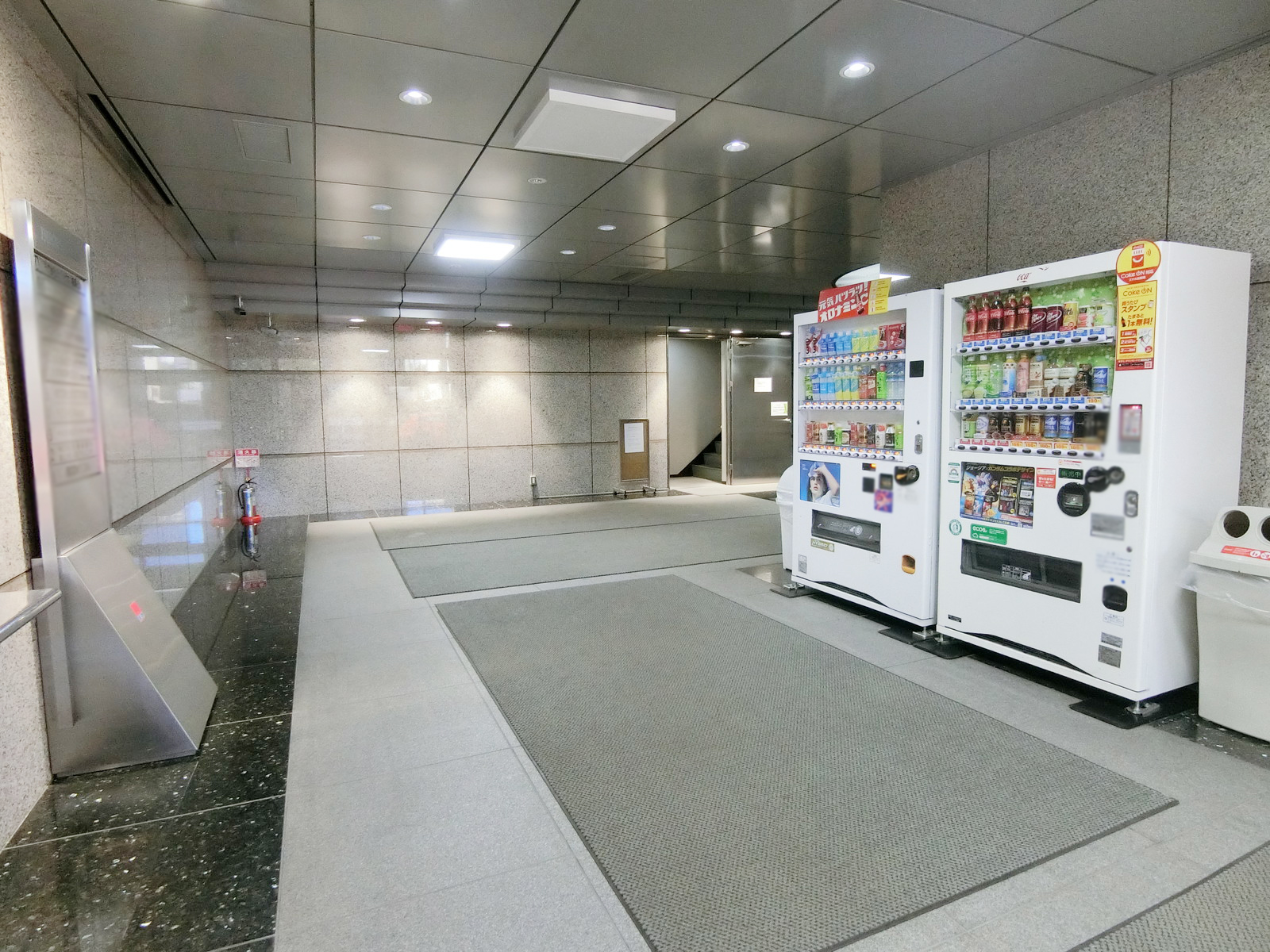 エントランスホール