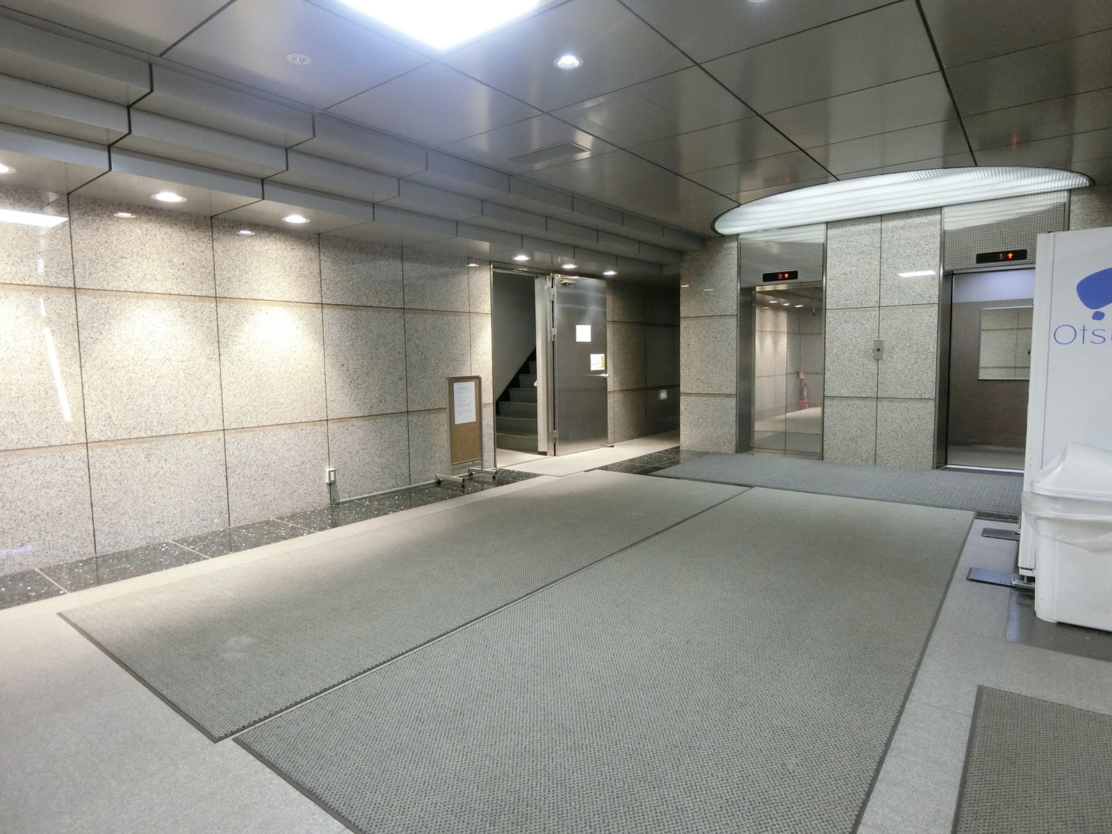 エレベーターホール