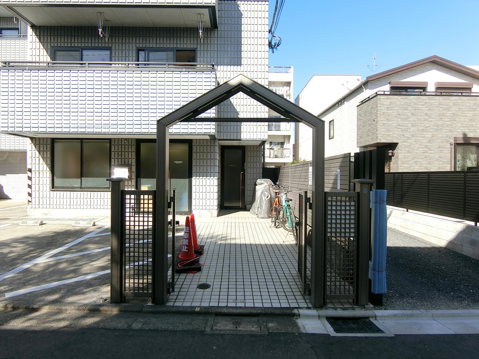 物件出入り口