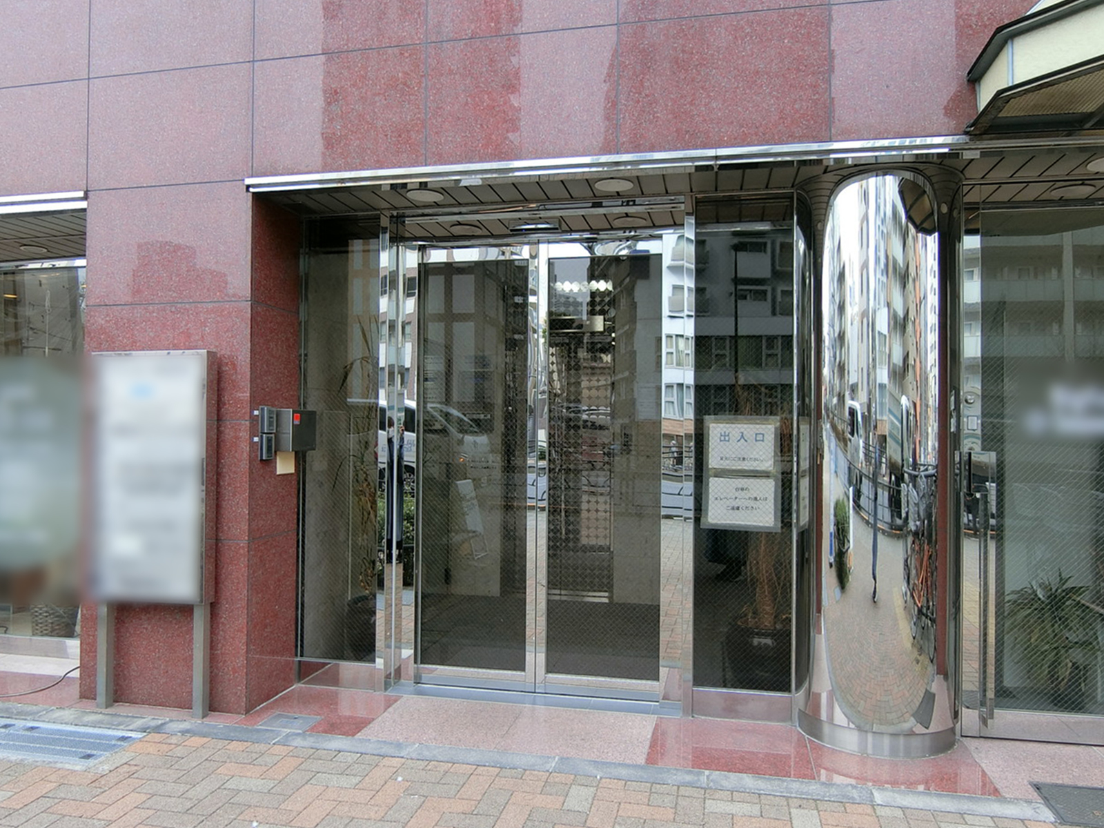 オフィスビル出入口
