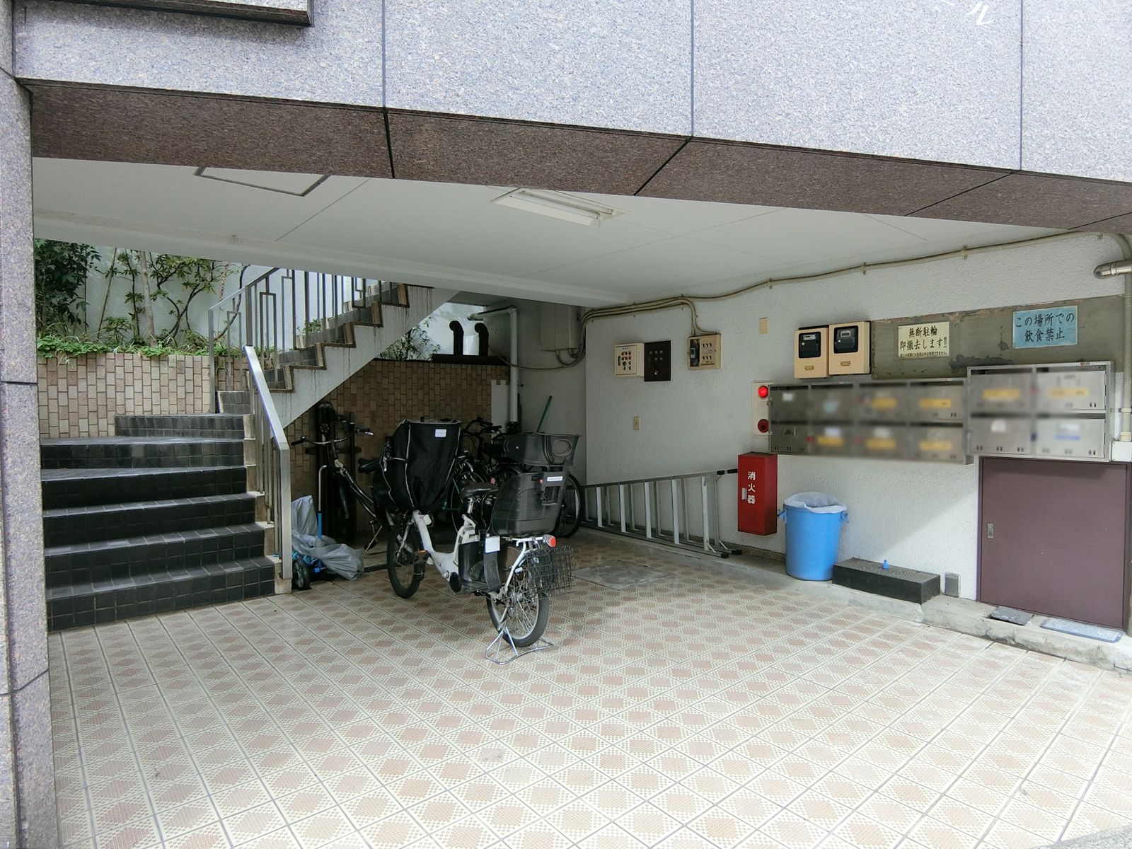 物件出入り口