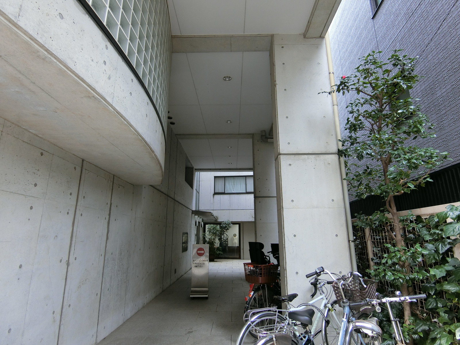 エントランスアプローチ
