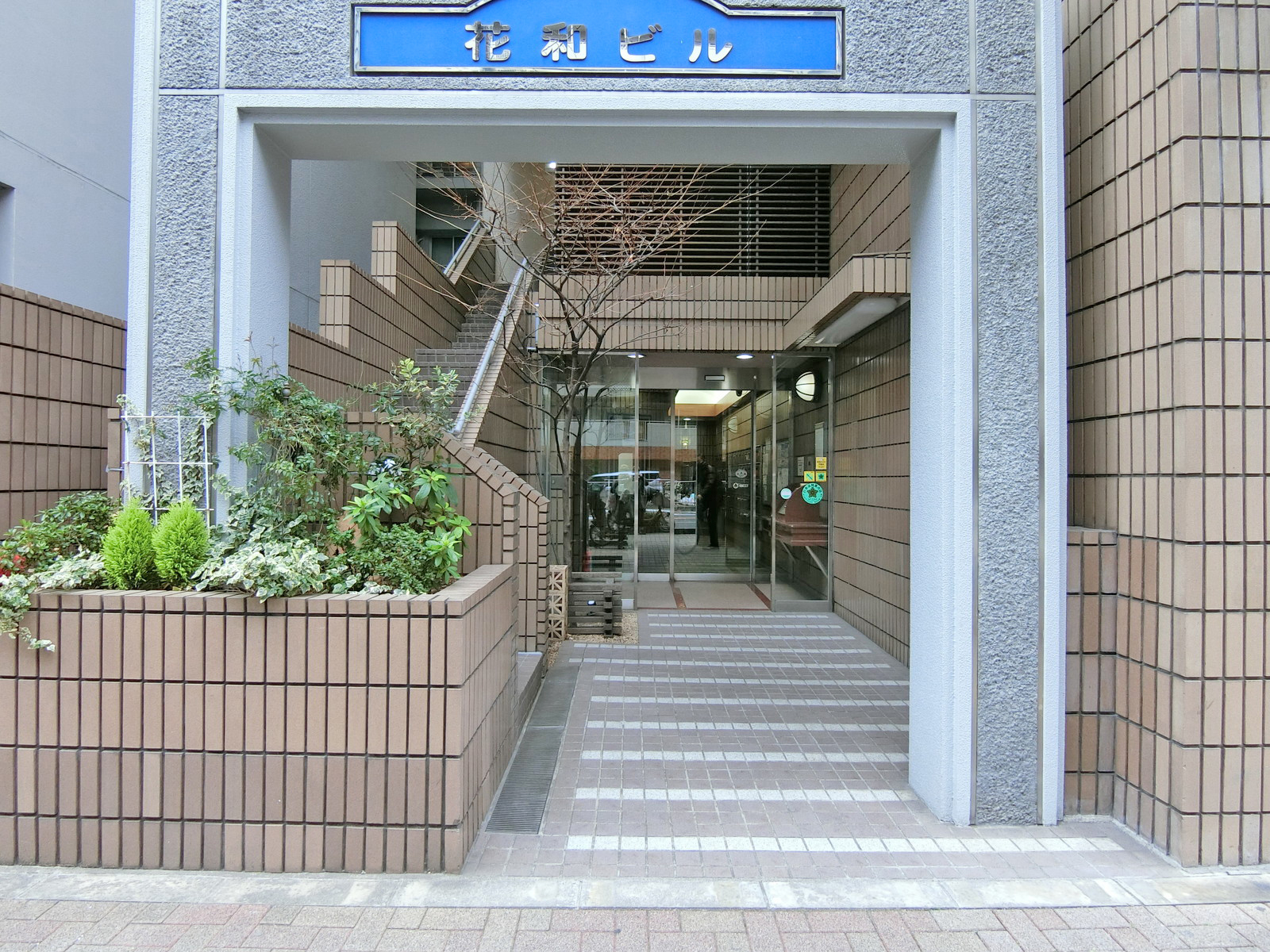 オフィスエントランス