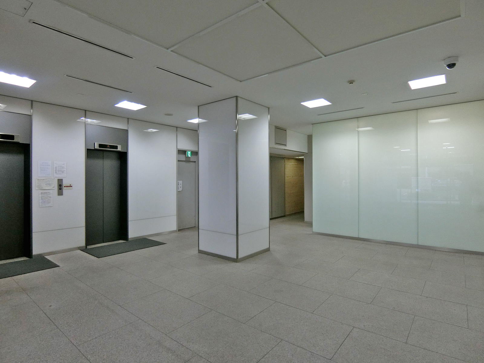 エントランスホール