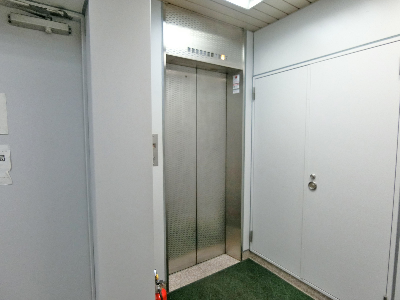 エレベーター(1基)