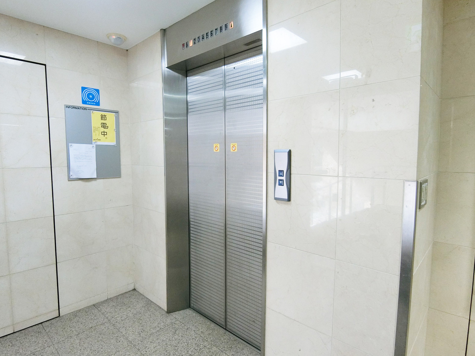 エレベーター(1基)
