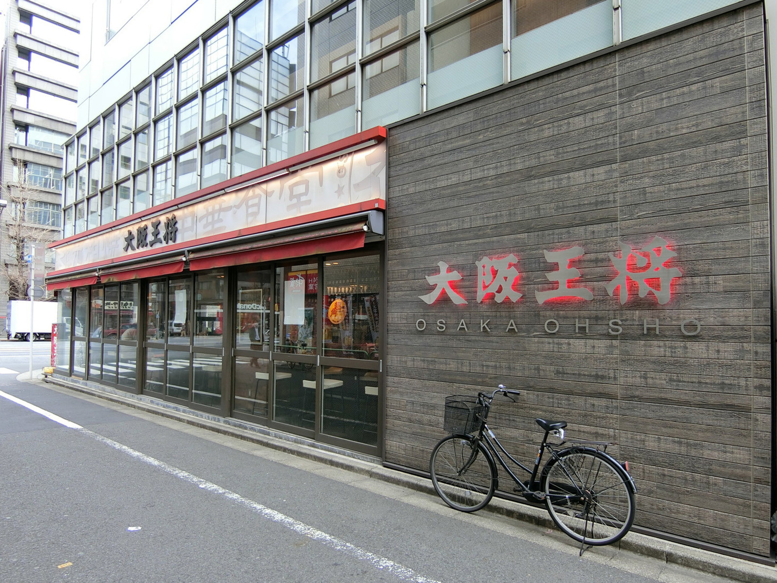 1階飲食店の様子