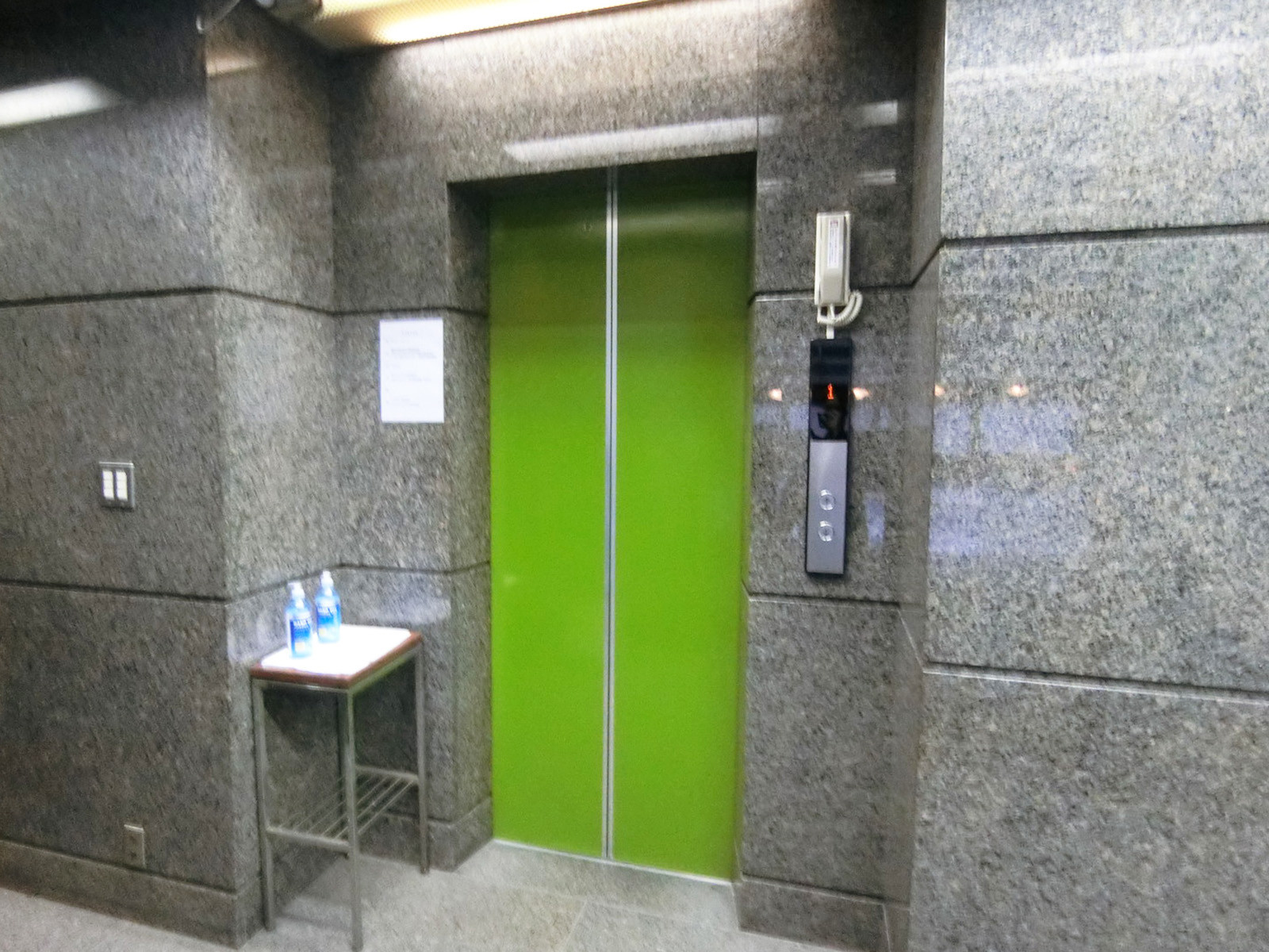 エレベーター(1基)
