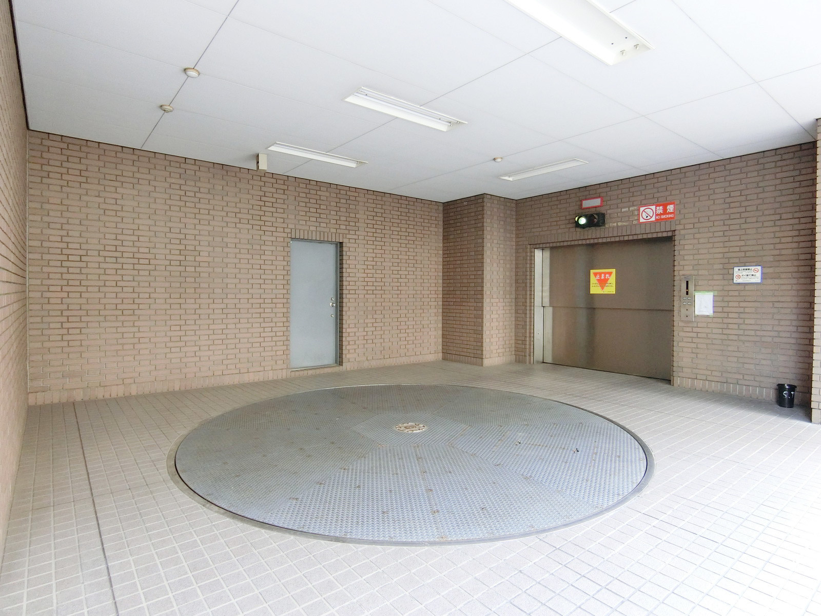 機械式駐車場併設