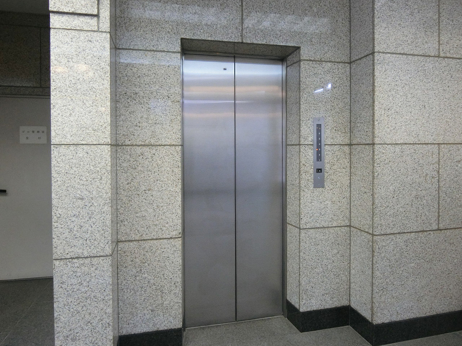 エレベーター