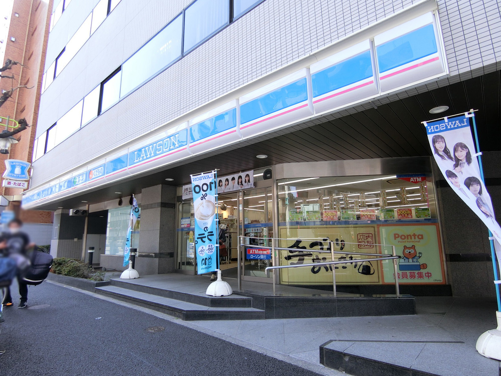1階のローソン 目黒大鳥神社前店