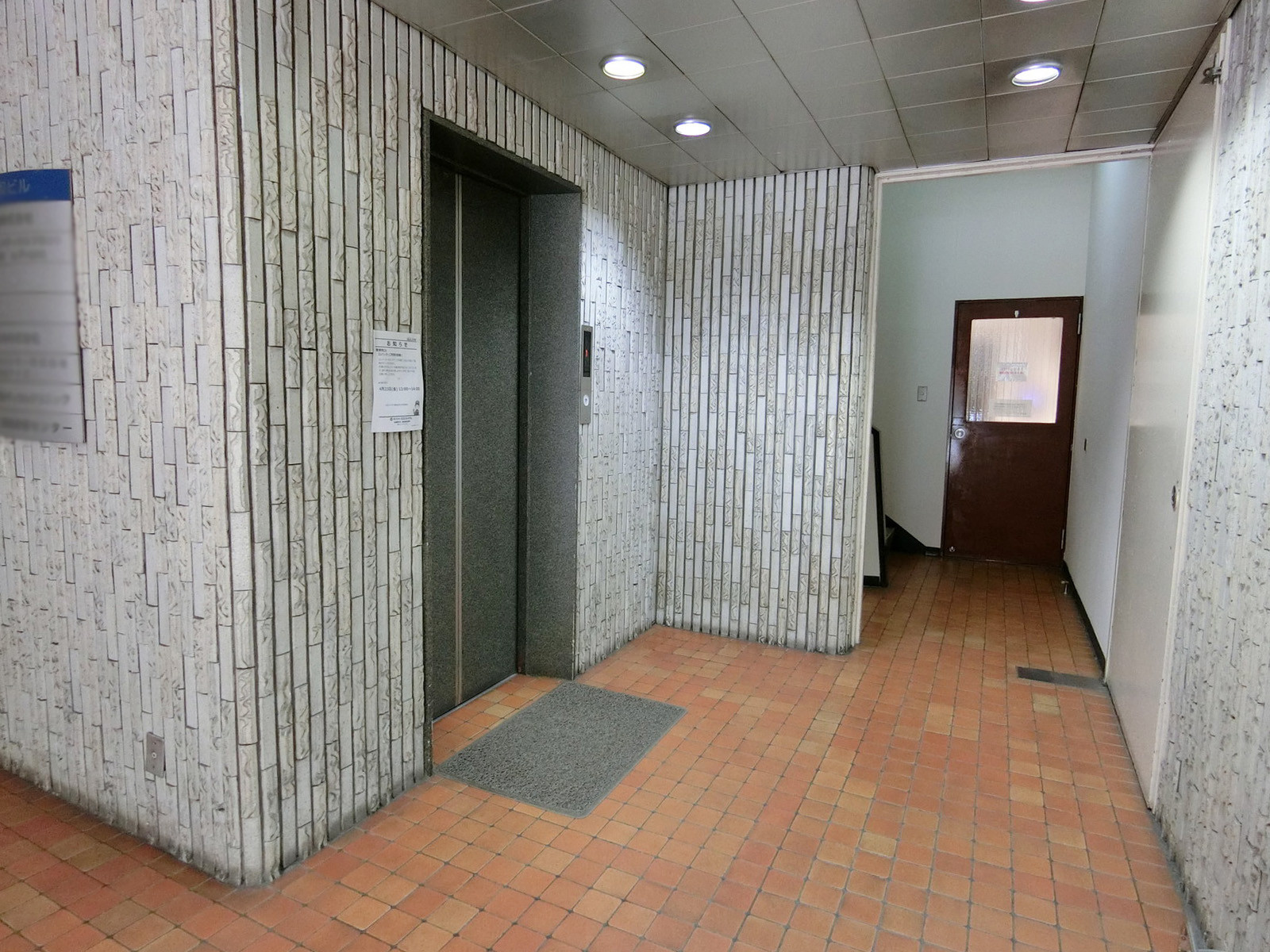 エレベーター（1基）