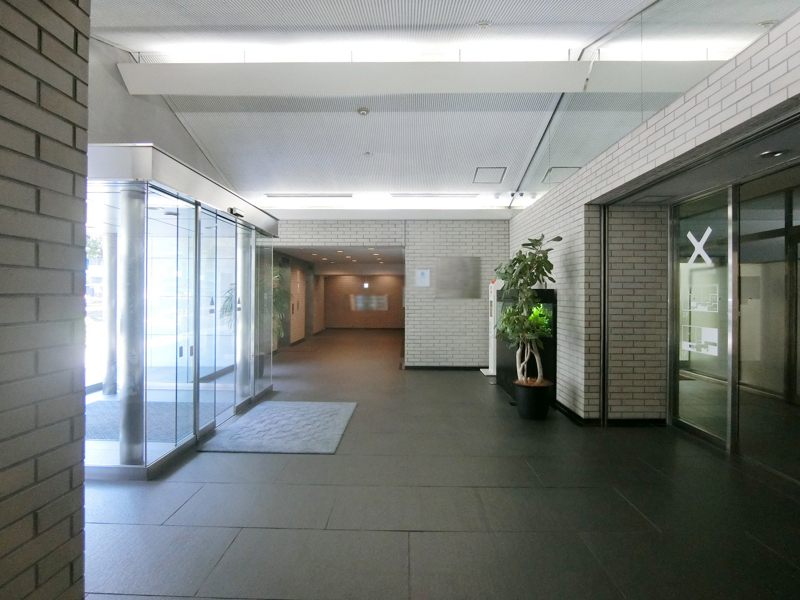 エントランスホール