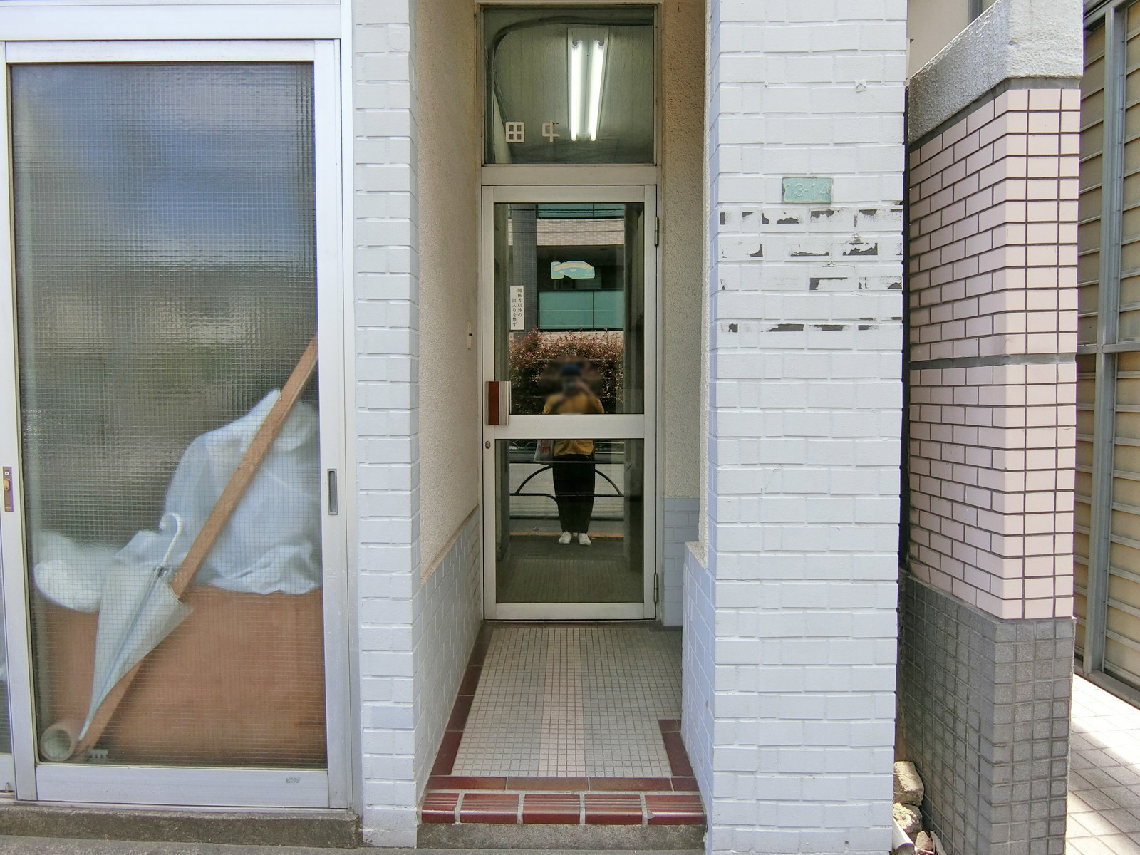 オフィス出入口