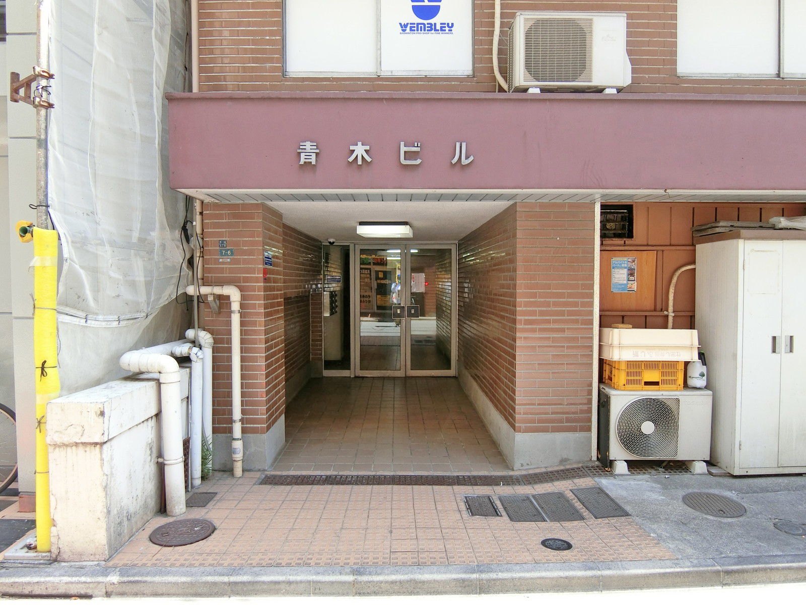 オフィス出入口