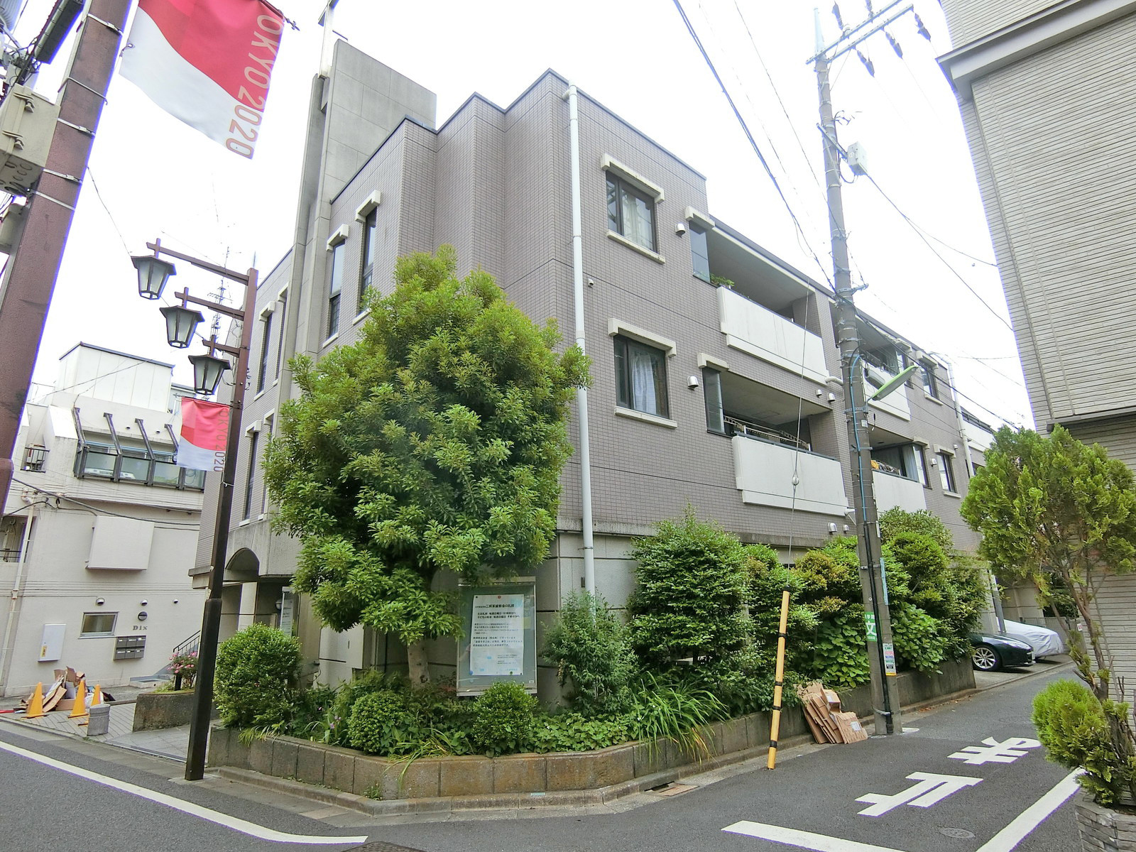 横長の外観
