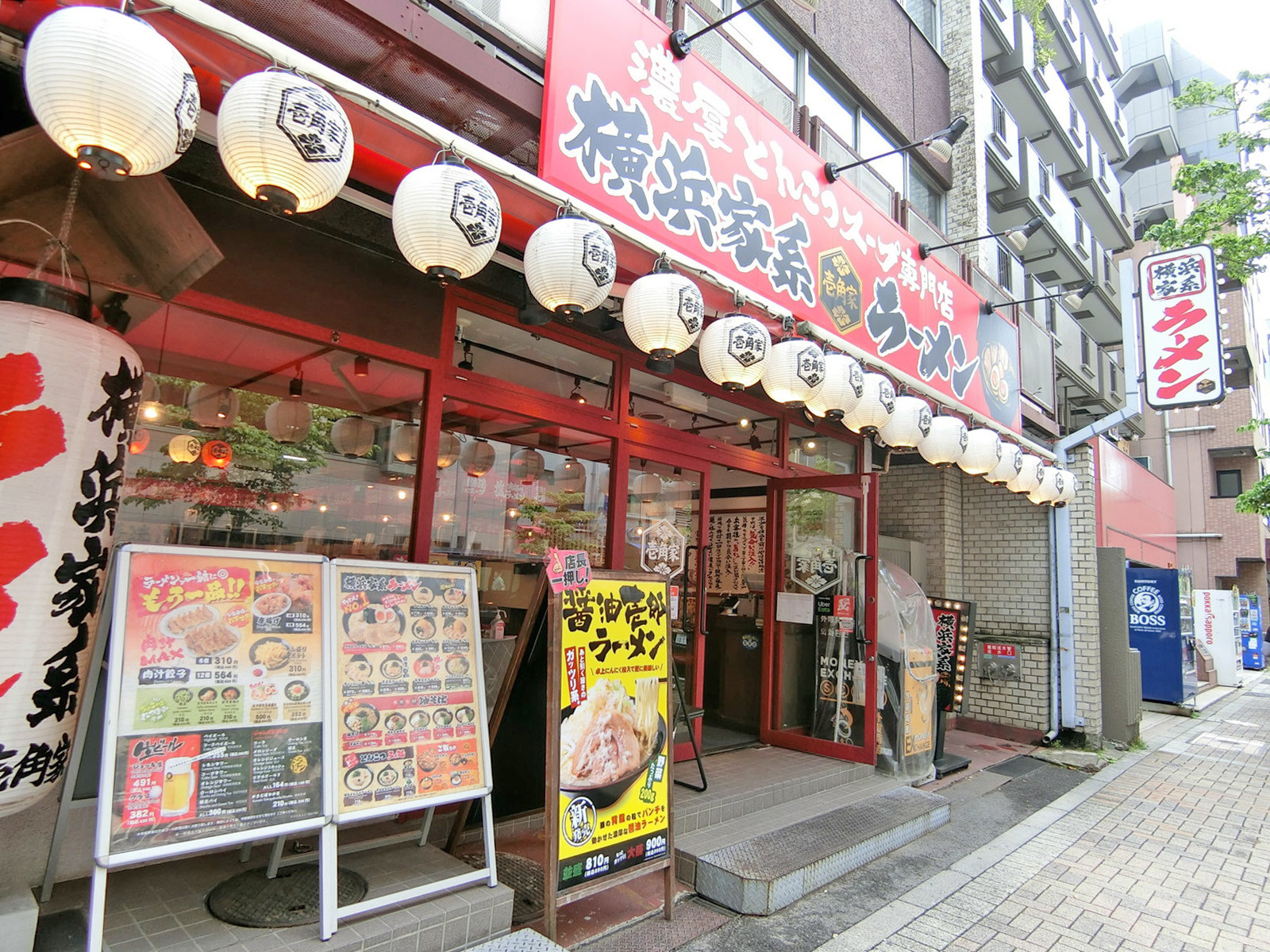 1階飲食店の様子