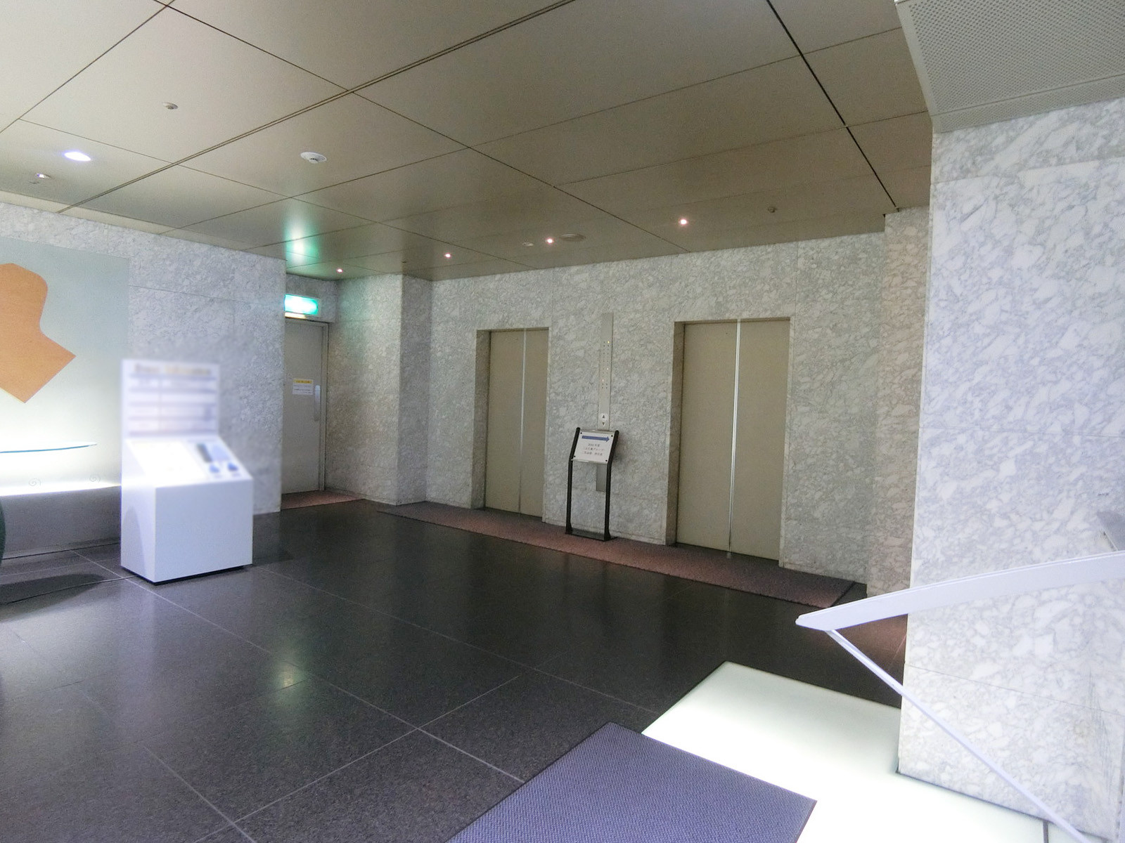 エレベーターホール