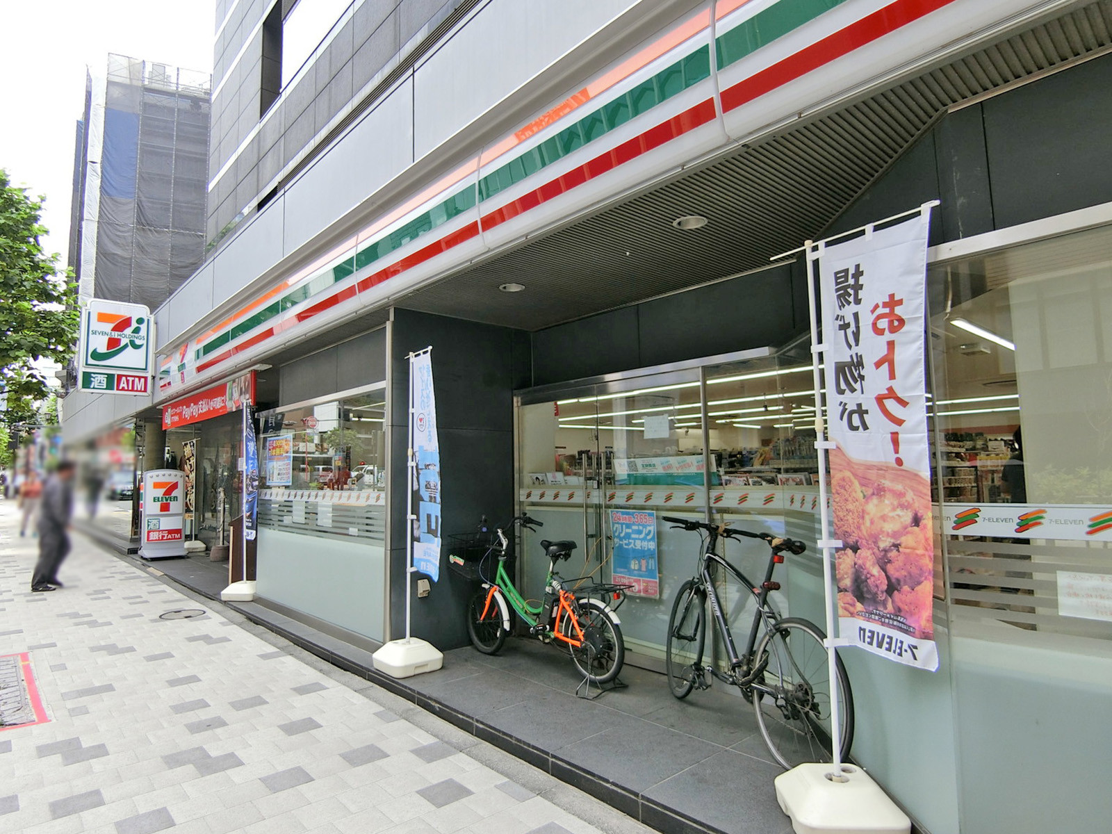 1階のセブンイレブン