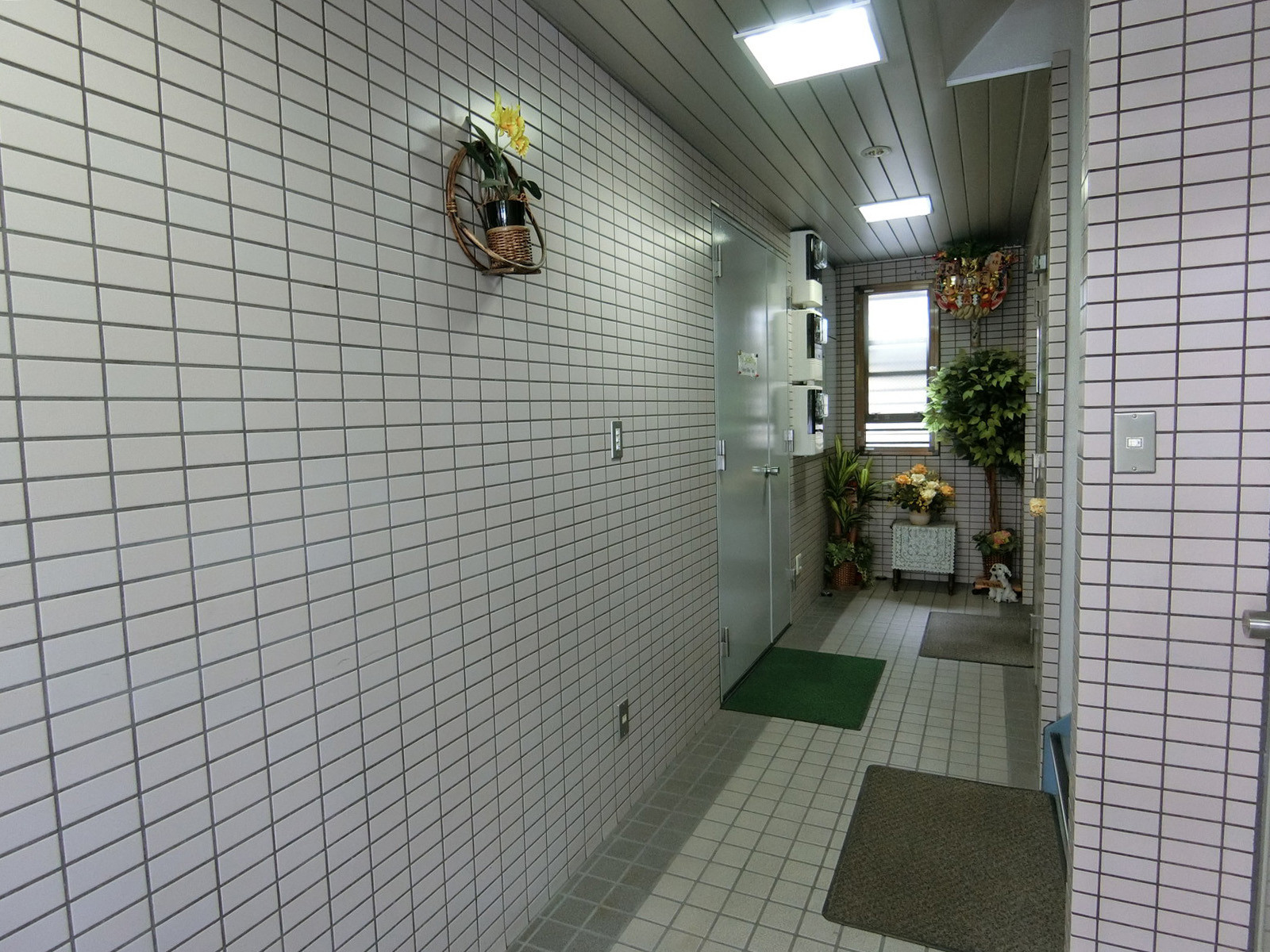 エントランス内部