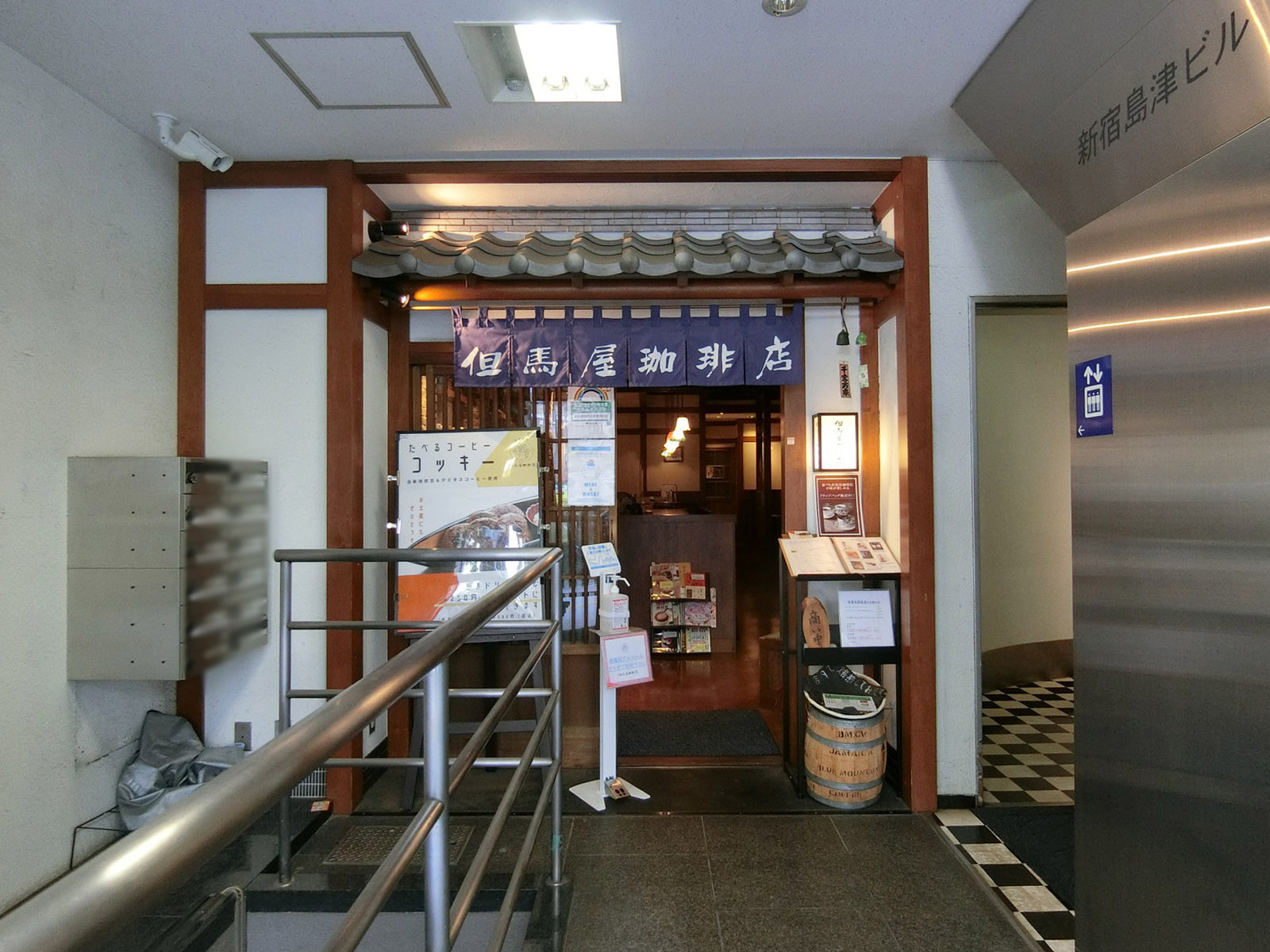 1階のカフェ