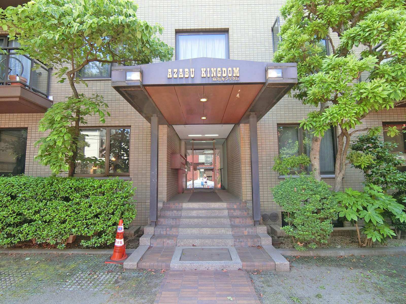 オフィス出入口