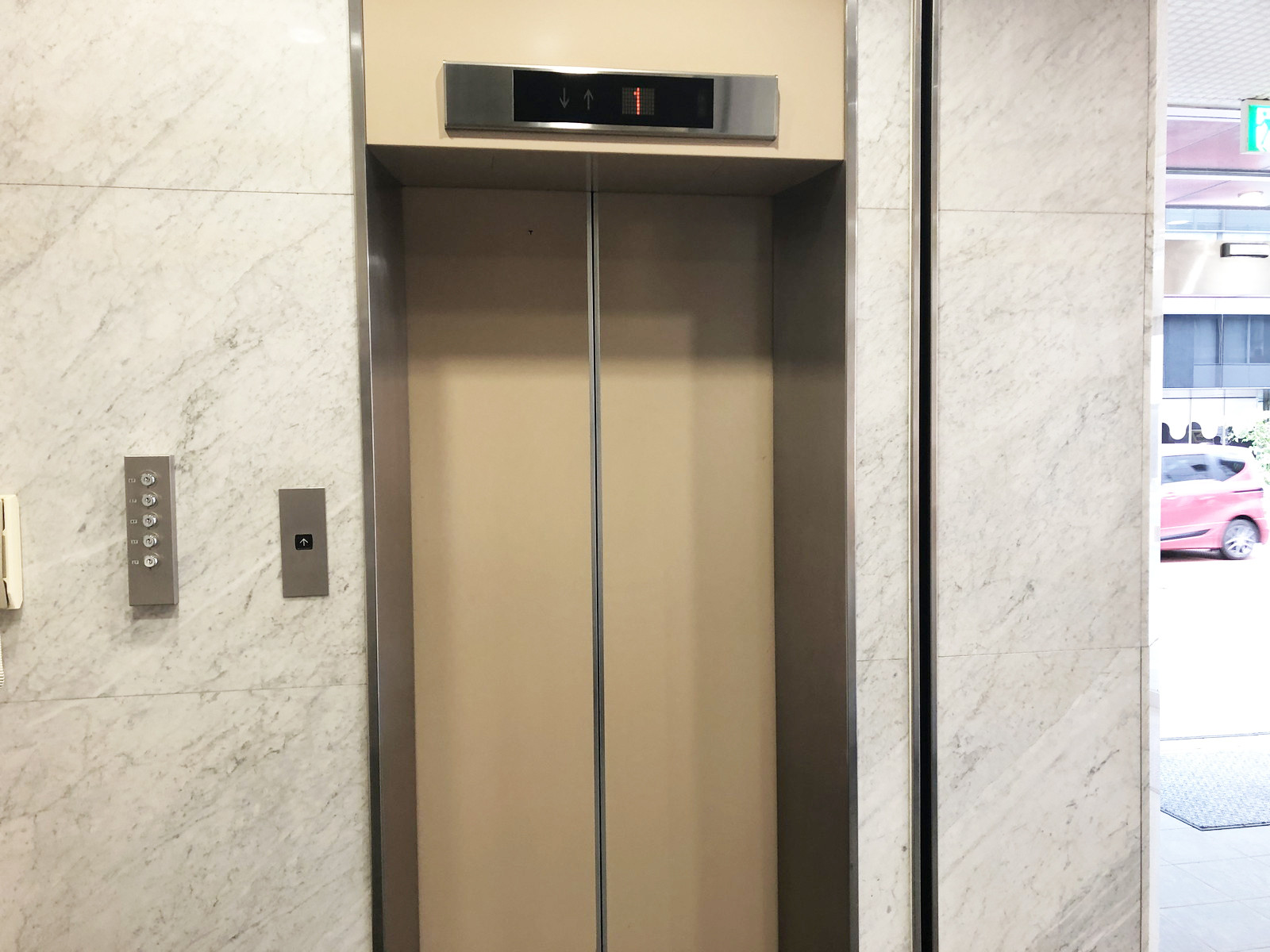 エレベーター