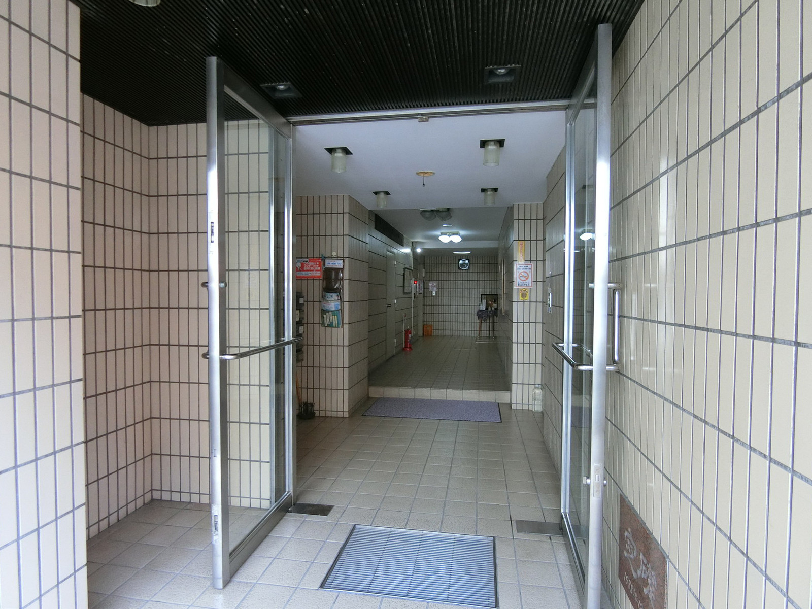 物件出入口