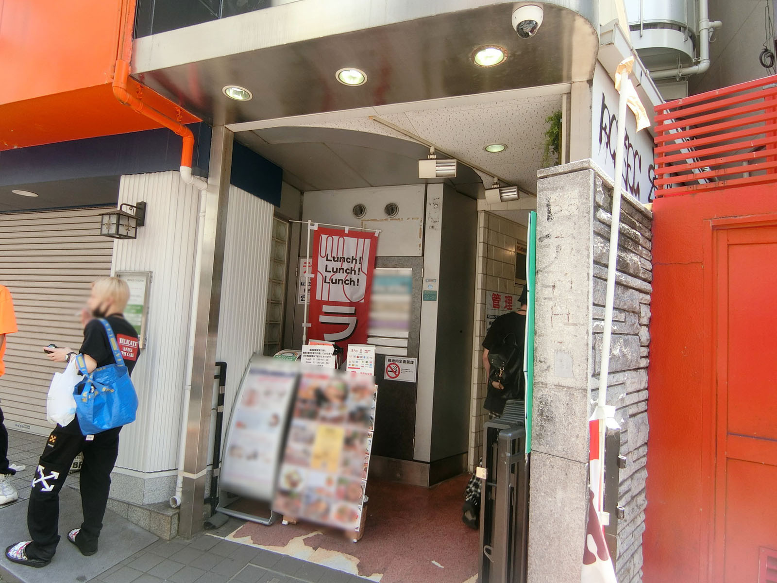 オフィスビル出入口