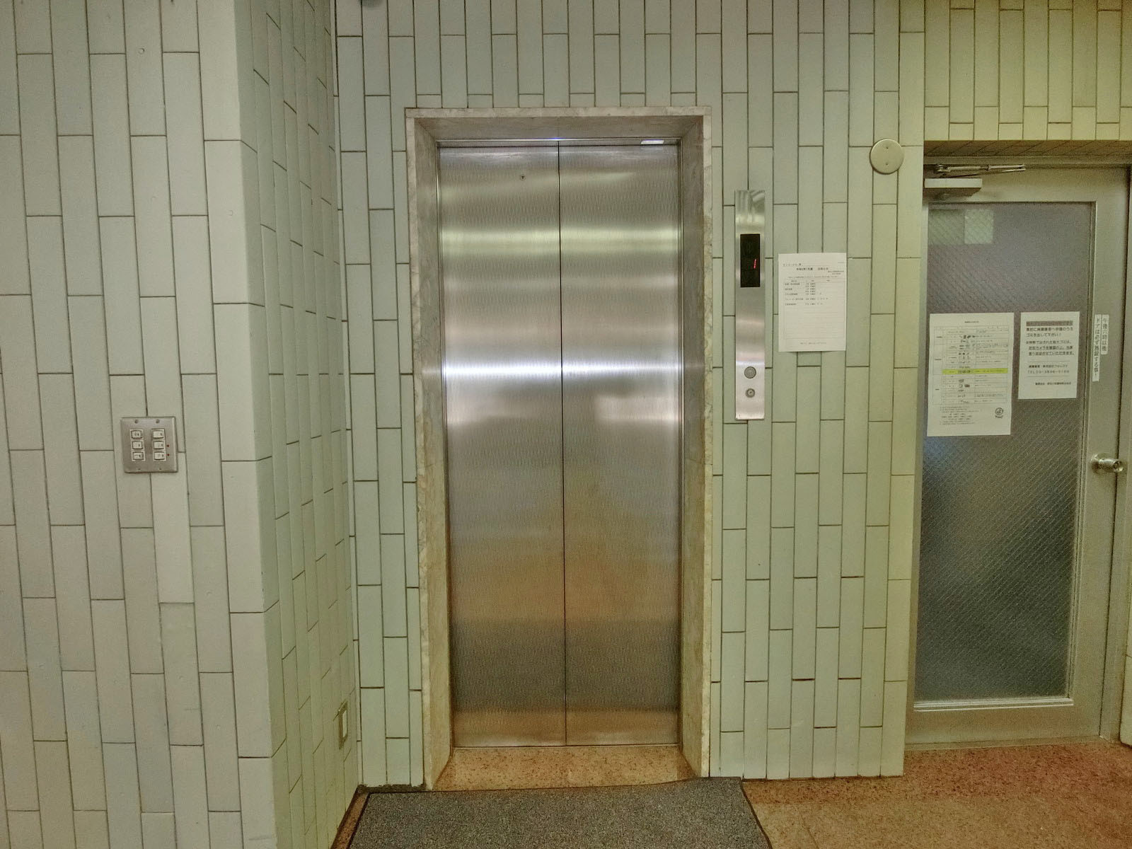 エレベーター