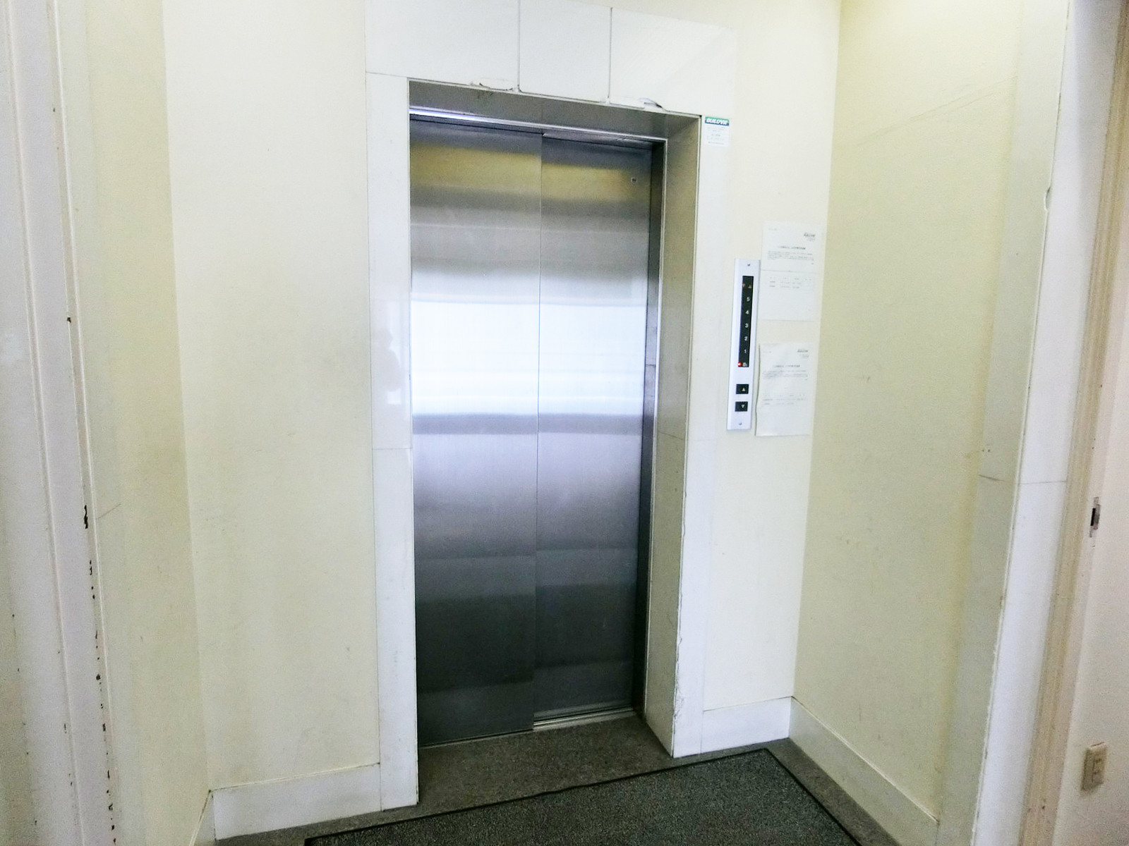 エレベーター(1基)