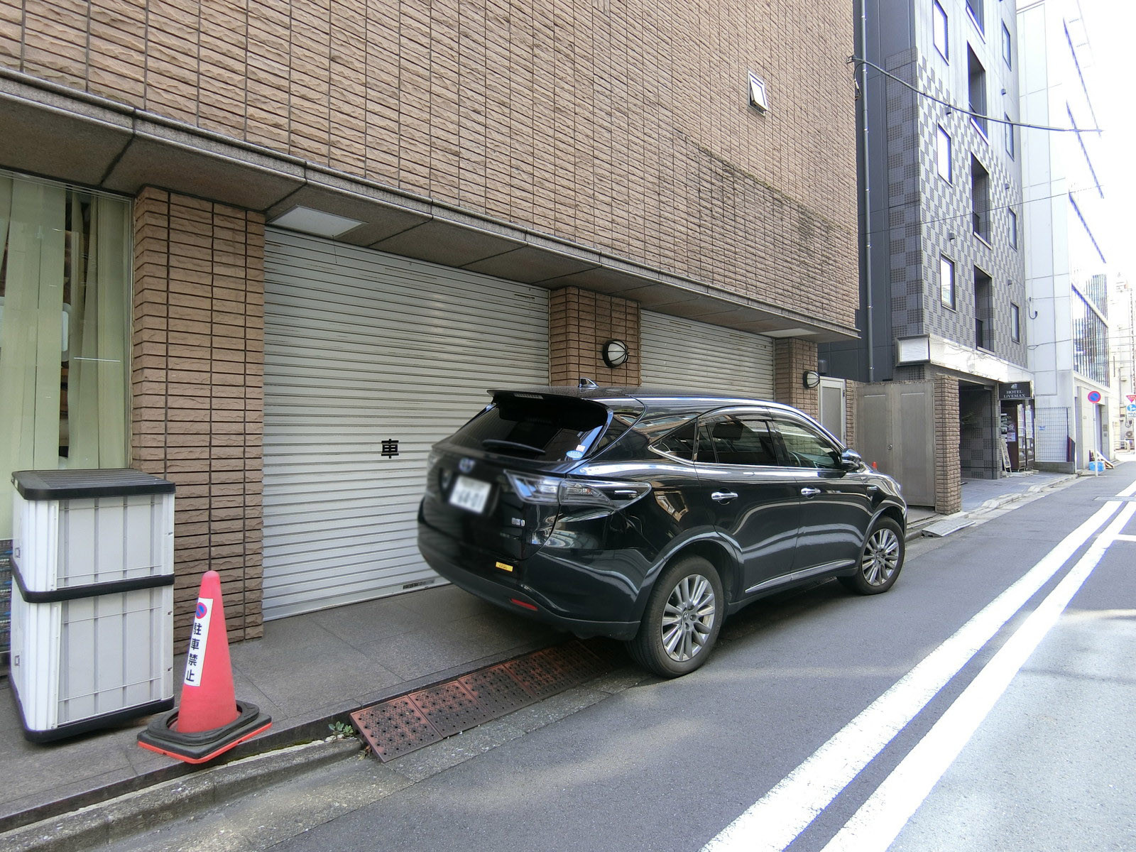 ビル裏の様子