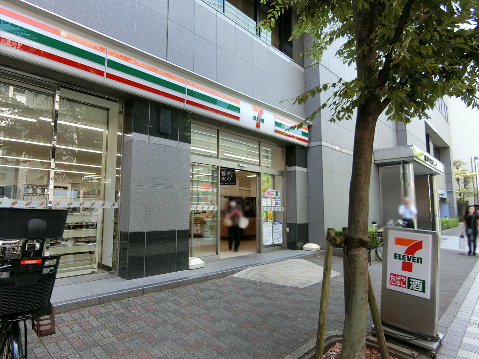 1階のセブンイレブン