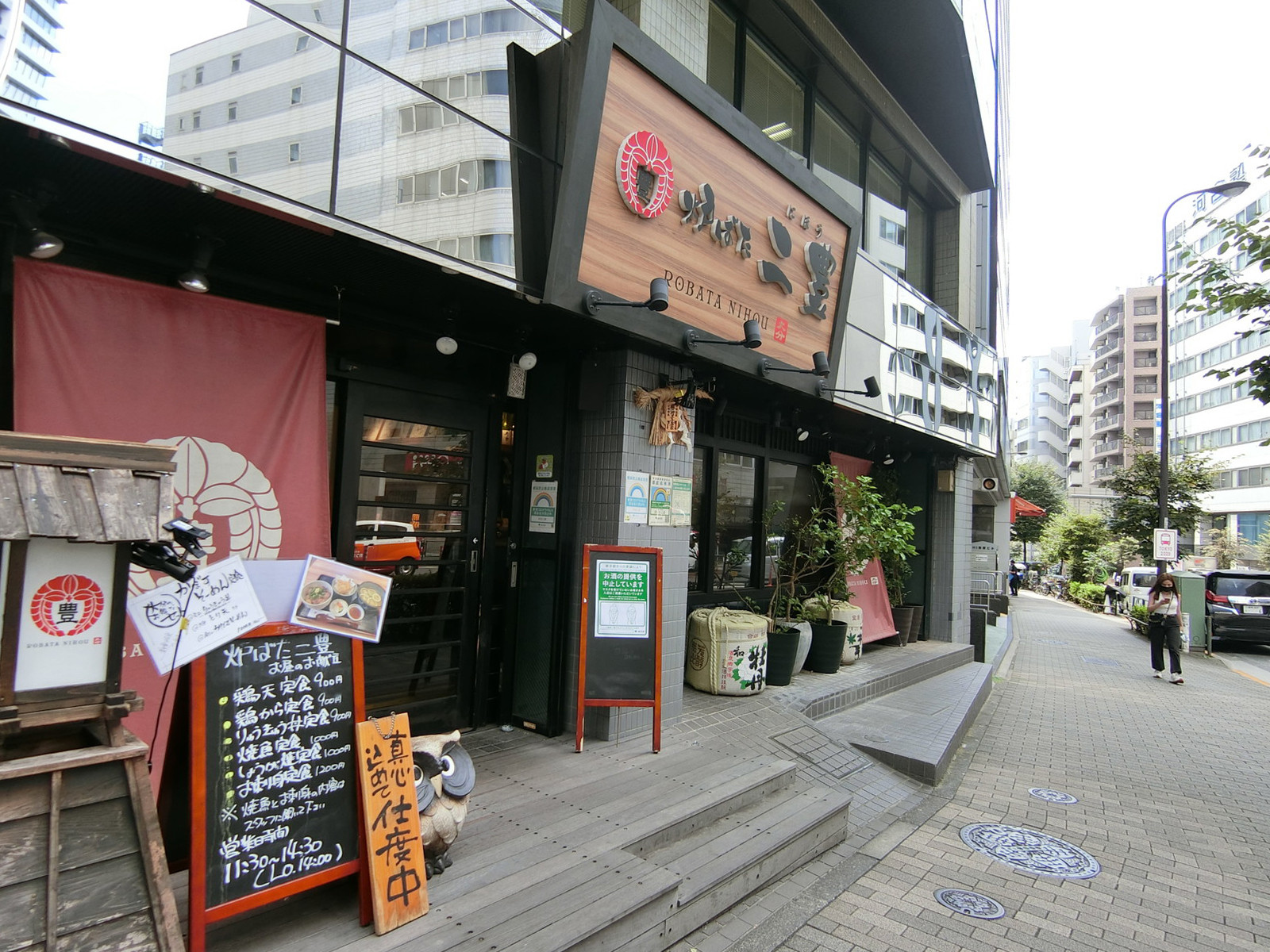 1階飲食店の様子