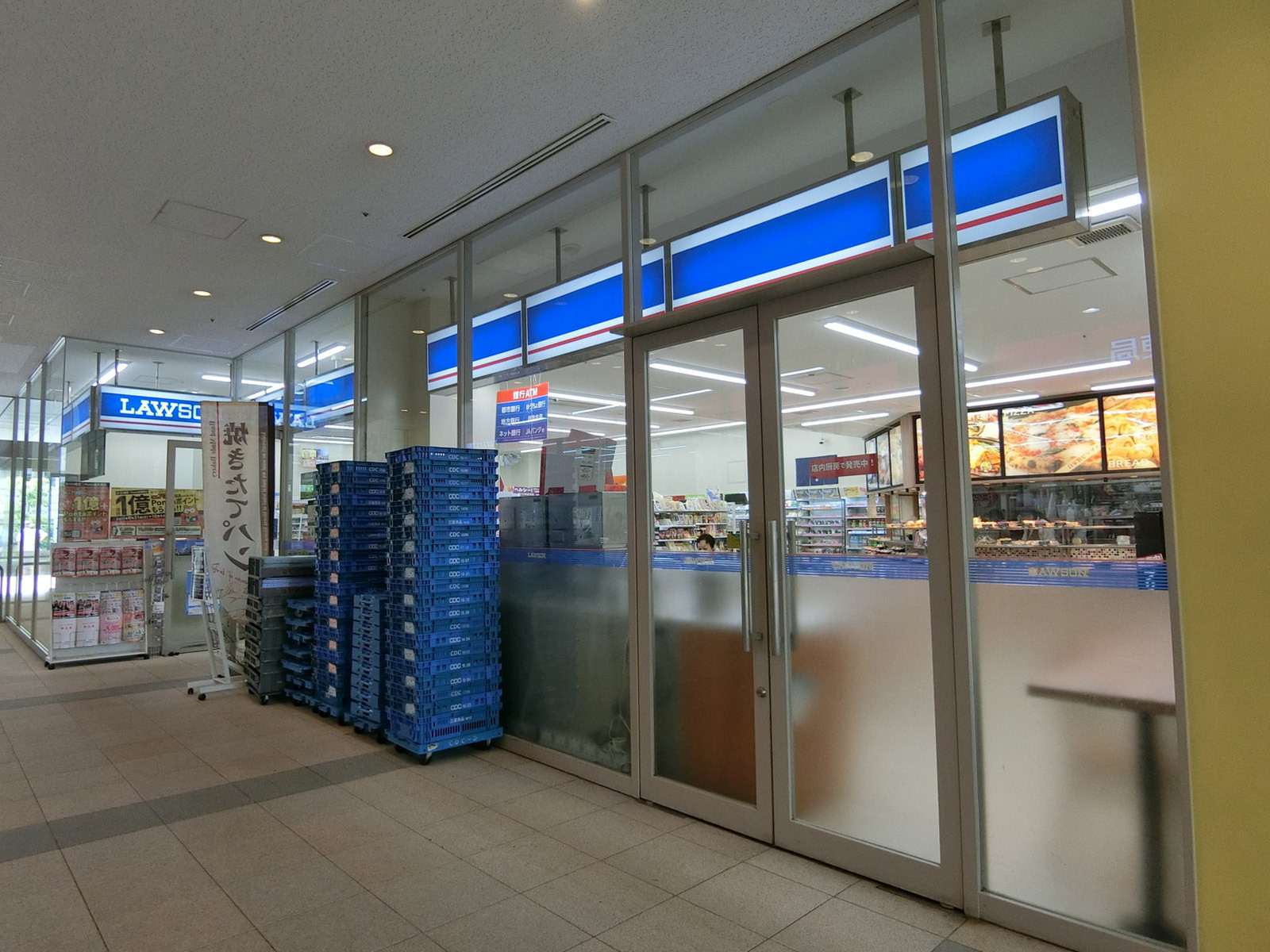ビル内のローソン 蒲田アロマスクエア店