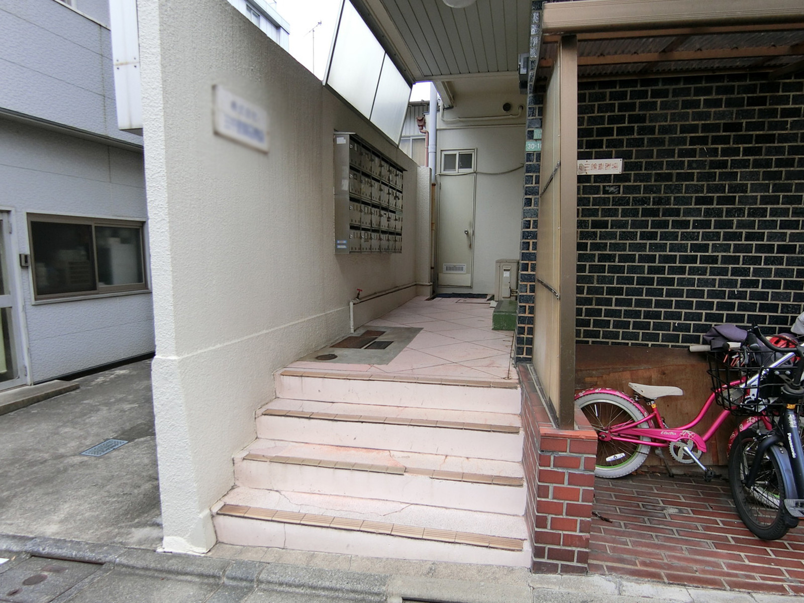 物件出入口