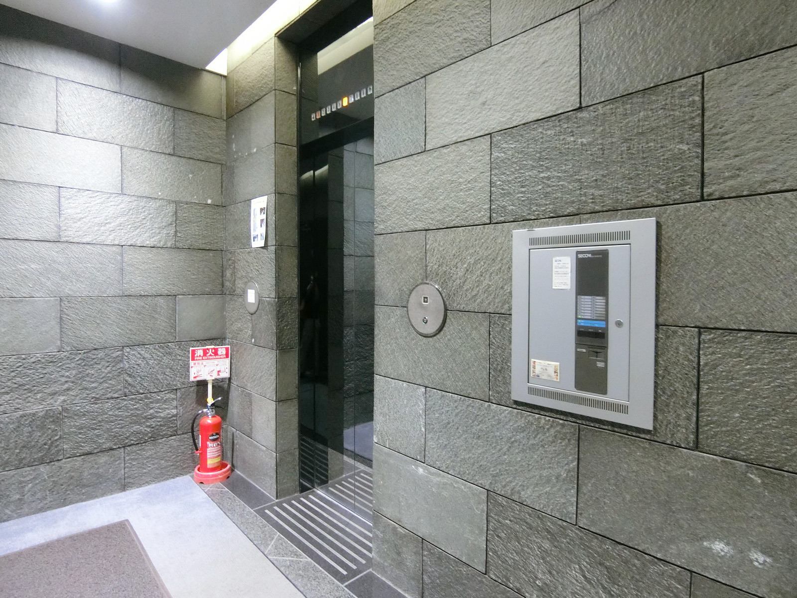 エレベーター(1基)