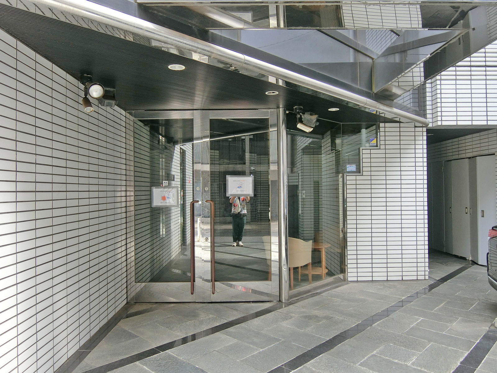 オフィス出入り口