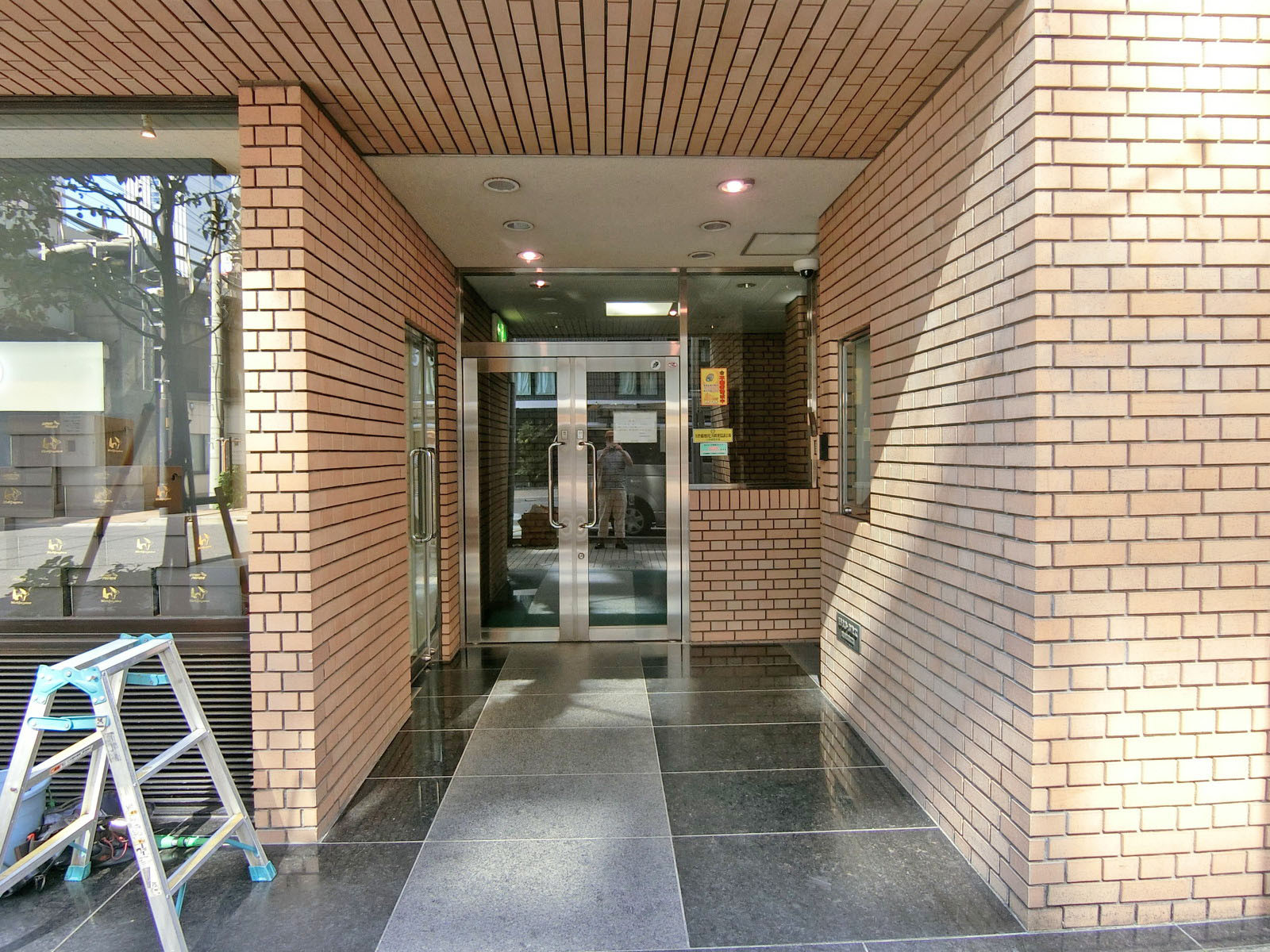 オフィス出入り口