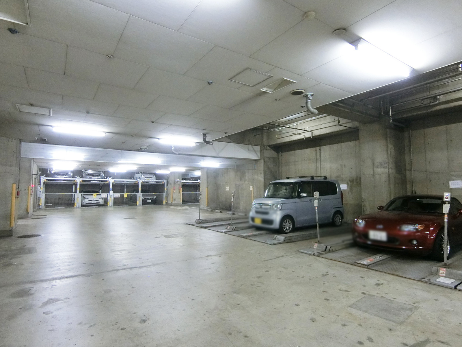 地下駐車場