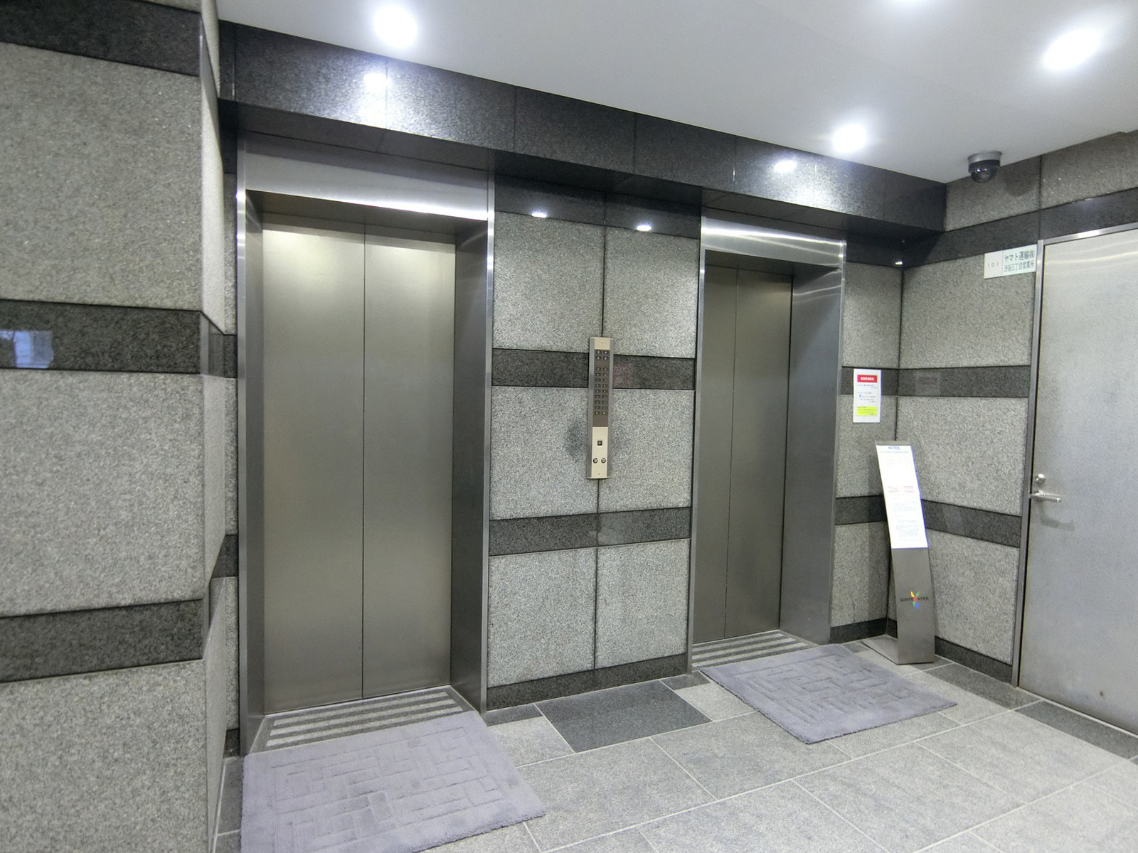 エレベーター(2基)